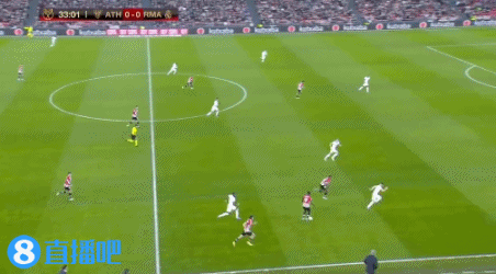 迈克·特劳特关键安打稳定军心