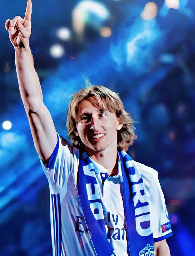 19岁杜埃2射1传 巴黎5-0国米首度加冕欧冠冠军 [欧冠巴黎圣日耳曼]