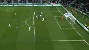 两年前的今天哈兰德欧冠上演五子登科，球员转发