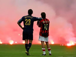 这投篮姿势千奇百怪，看着都不像能进的样子😂😂。约老师除外