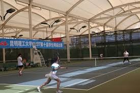 ＂张皓嘉关键底线球又差点失误，必须挨骂了